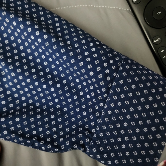 Express Fitted XL 17.5 Flower Geometric Design Dress Shirt - Picture 8 of 16